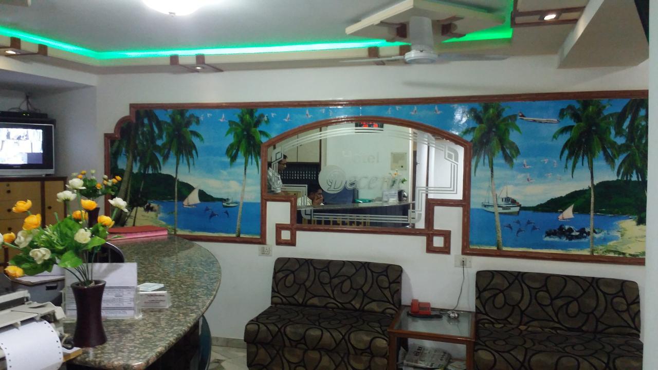 Hotel Decent Сурат Екстер'єр фото